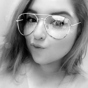 Meet your Posher, Marcela